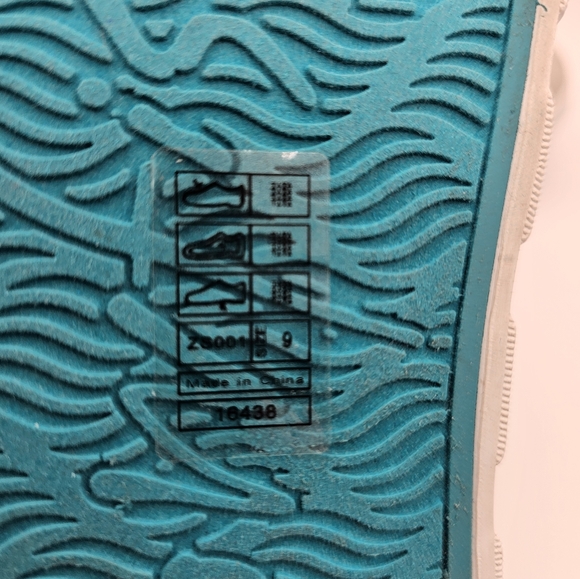 Blowfish Sneakers - Picture 6 of 8